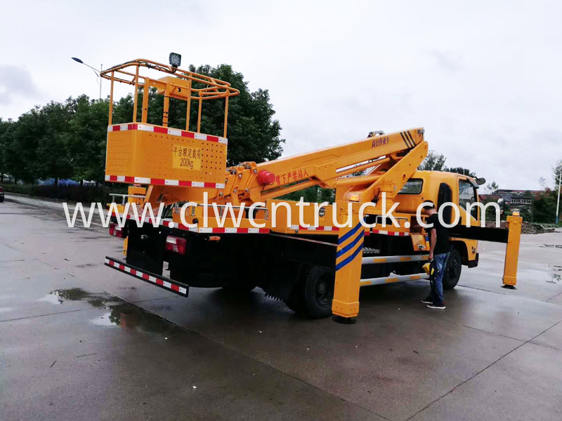 aerial lift bucket truck 2